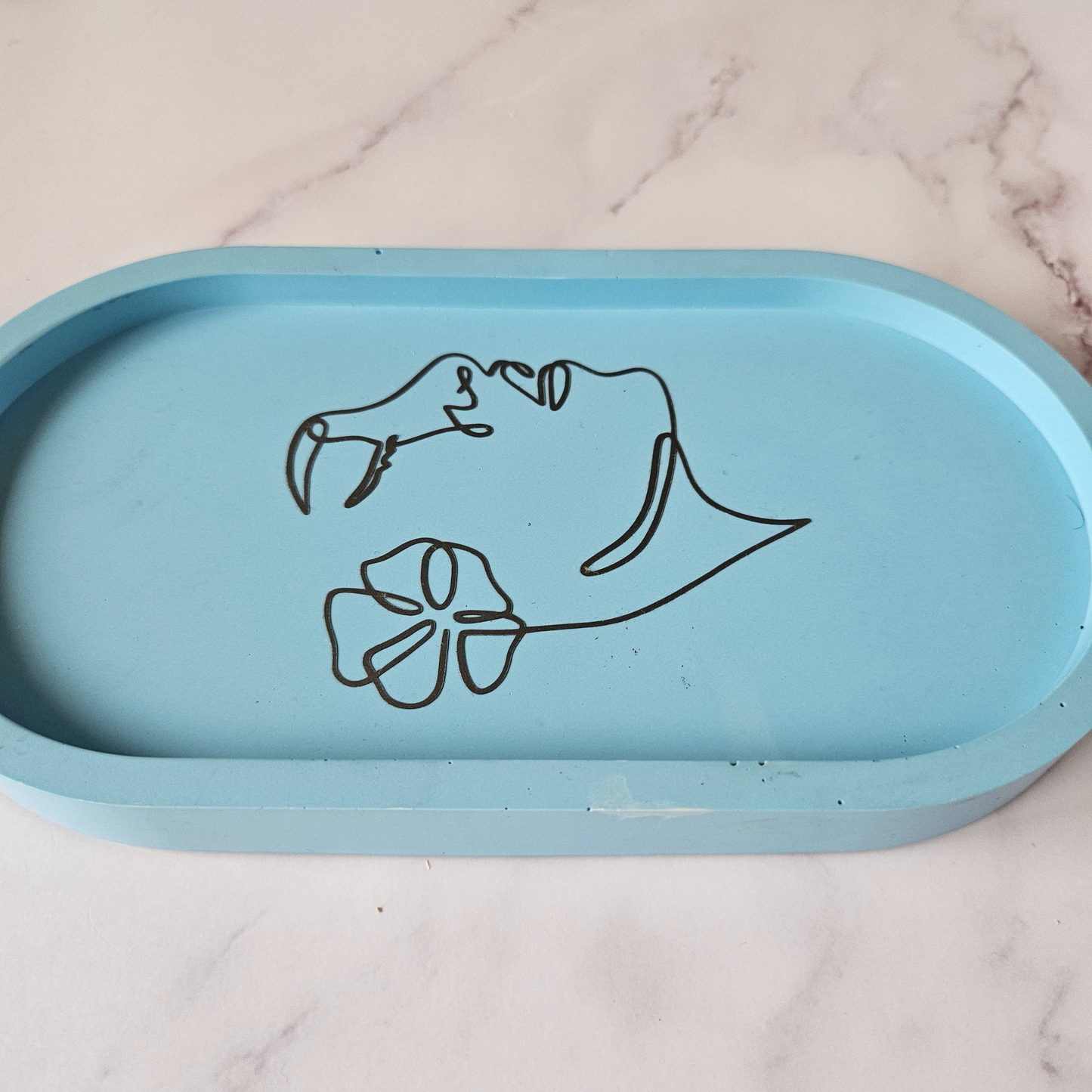 line lady tray
