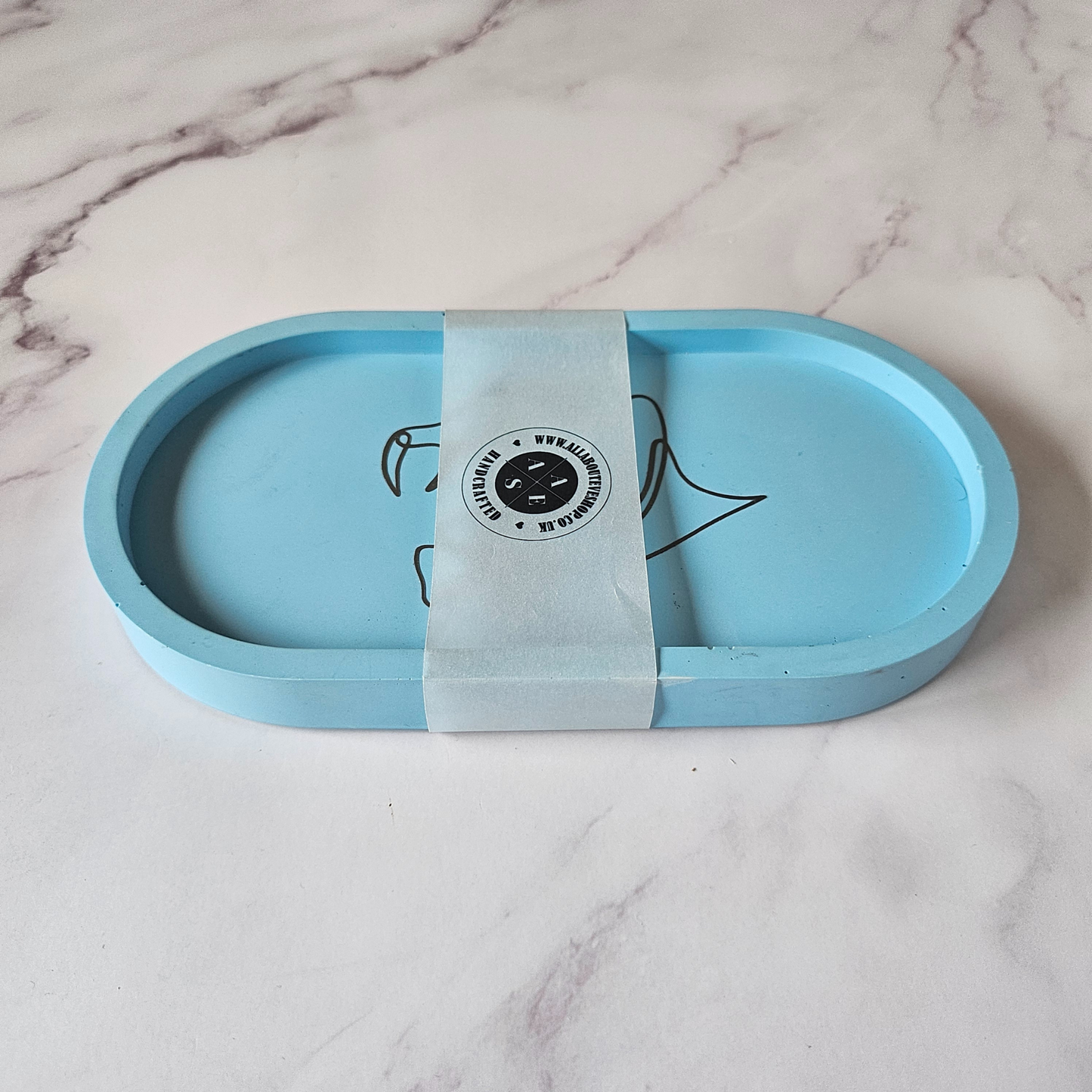 Line lady tray