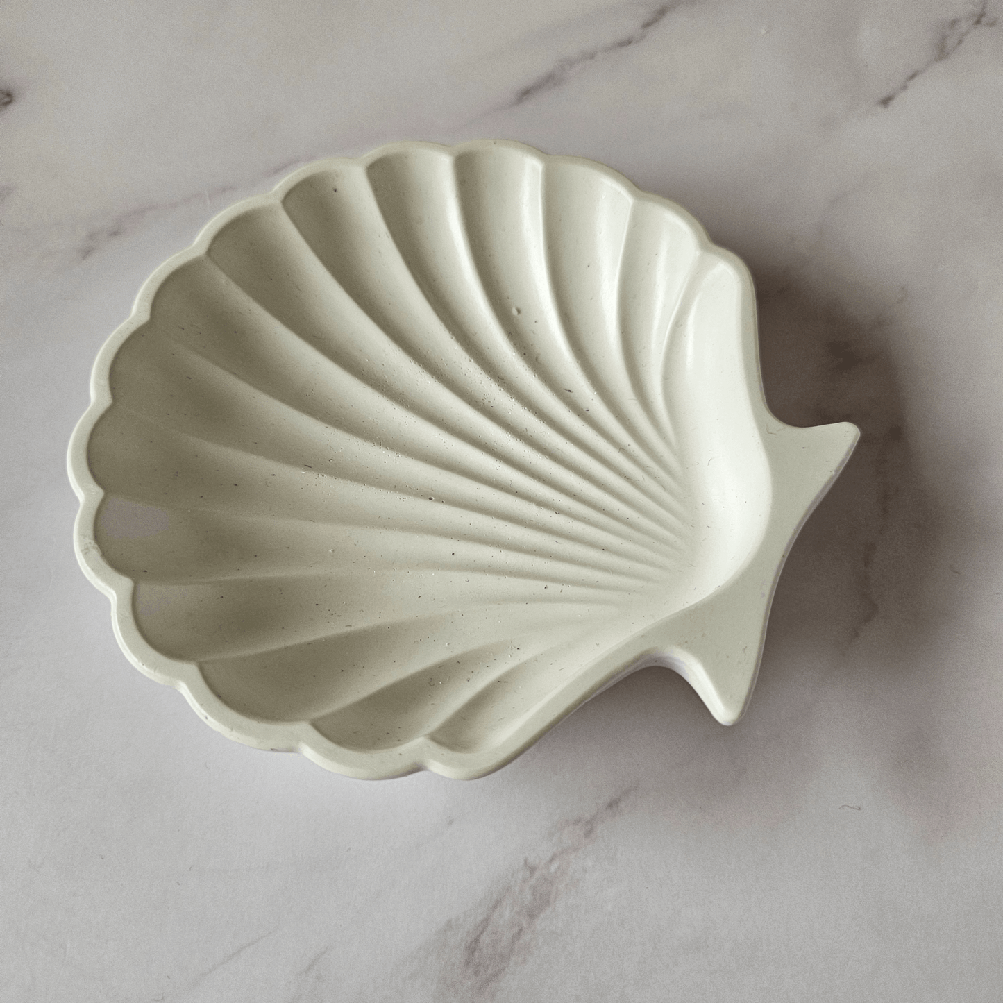 Cream shell trinket tray